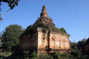 Star stupy ve vesnicch kolem jezera Inle. Myanmar (Barma).