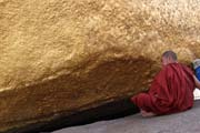 Stupa Kyaiktiyo (Golden rock). Myanmar (Barma).