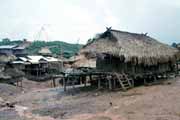 Vesnice Akha kmene. Okol Muang Sing. Laos.