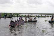 Festival na jezee Nokou ve mst Ganvi. Benin.