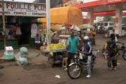 Douala, nejvt mesto Kamerunu je ekonomickm centrem v oblasti. Kamerun.