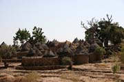 Horsk vesnice Oudjilla v poho Mandara. Kamerun.