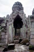 Bayon - chrm smjcch se tv. Oblast chrm Angkor Wat. Kamboda.