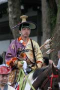 Tsurugaoka Hachiman-gu Shrine Reitaisai (Kadoron Festival) svatyn Tsurugaoka Hachiman-gu. Tento den se kon Yabusame - tradin japonsk lukostelba z kon. Msto Kamakura. Japonsko.