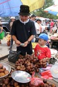 Lokln ovoce salak, trh ve vesnici Tomohon. Sulawesi,  Indonsie.