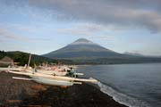 Pohled na Gunung Agung. Bali, Indonsie.